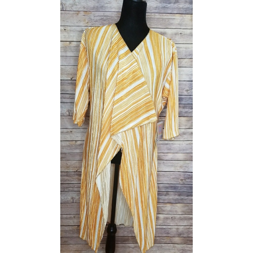 Small LuLaRoe Shirley NWT